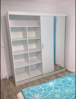 ŠOUPACÍ ŠATNÍ SKŘÍŇ 200cm BÍLÁ - 2
