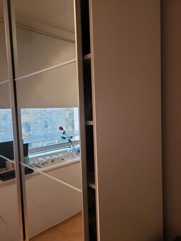 Zrcadlová skříň Ikea - 2