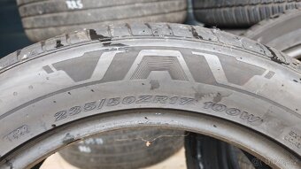 235/50 R17 100W - 2