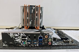 Ryzen 7 3700X + B550M + 16GB DDR4 - 2