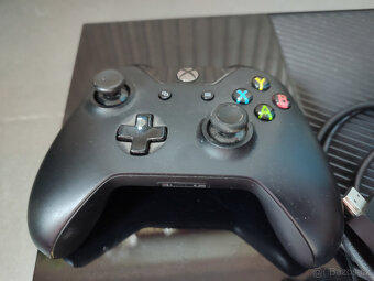 Xbox One 500GB, originální ovladač, kabely, hra - 2