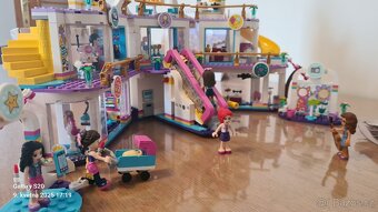LEGO Friends 41450 Nákupní centrum v Heartlake - 2