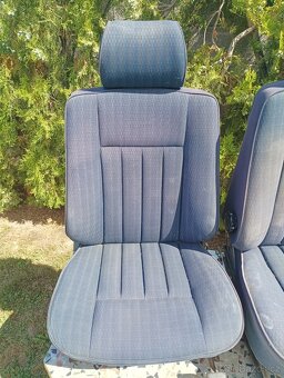 Mercedes w124 přední sedadla modré - 2