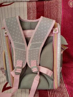 NOVÁ školní taška - aktovka pro 1. stupeň ZŠ, lehká - 2