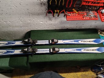 Prodám sjezdové lyže Fischer délka 168 cm - 2