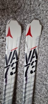 Velmi zachovalé lyže Atomic VA73 Varioscandium 162 cm - 2