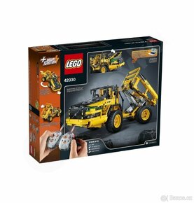 LEGO® Technic 42030 Volvo L350F Kolový nakladač - 2