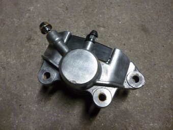 Suzuki GS 1100 G. Zadní brzdový třmen. od 1982 - 2