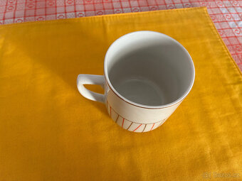 Hrnek Brusel porcelánový - 2