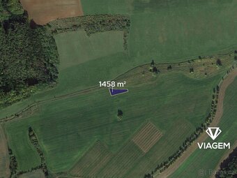 Pole 1 458 m² - 2