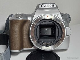 Canon EOS 250D + objektivy 10-18 a 15-85 - 2