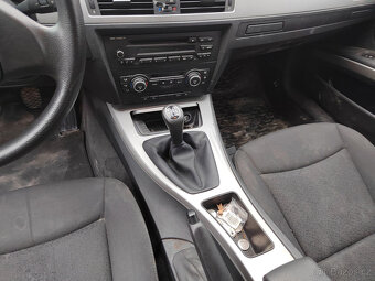 BMW E90-91, roletka zadního kufru, šedivá, nebo černá - 2