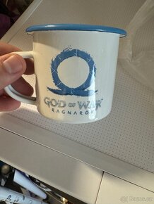 God of War Ragnarok ( plecháček+karty) - 2
