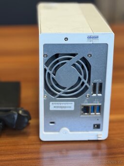 QNAP TS-220 + 2 ks 1TB disk (celkem 2TB) - 2