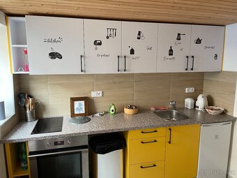 Prodám malou moderní kuchyňskou linku - 2