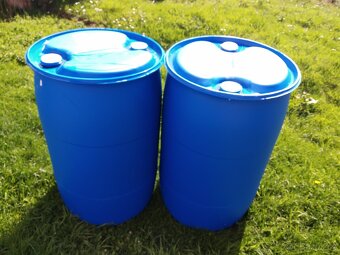 Plastové sudy 220 - 2