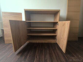Nová skříň od truhláře , barva dubu - 2