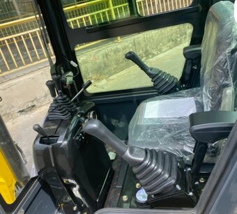 minibagr, bagr s kabinou, kabinový minibagr, bagřík - 2