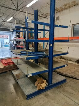 Konzolové regály - 2