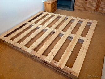 Manželská postel paletová - 2