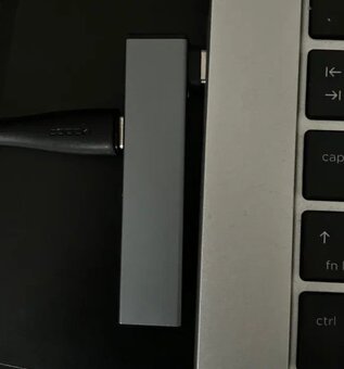 USB-C hub / redukce. NOVÁ - 2