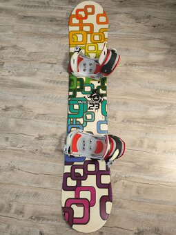Prodám snowboard Radical 145 cm, dámský - 2