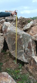 Kámen-lámaná skala - 2