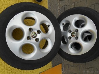 Alfa Romeo - orig. kola (alu disky+pneu 195/55 R15) - 2