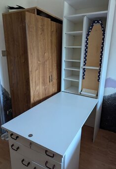 Víceúčelová skříň (stůl + žehlicí prkna) - 2