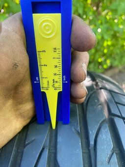 215/65 r16 98V Bridgestone 4x6mm dot4411 Letní - 2