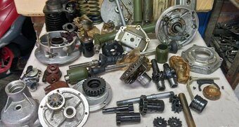 Originální nové díly z vojenského depozitu Dněpr Ural M72 K7 - 2