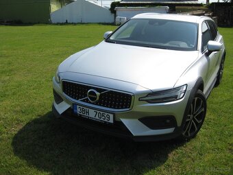Volvo V60 Cross Country B4 - 2