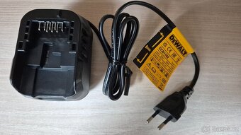 Nabíječka DeWALT DCB1102 - 2