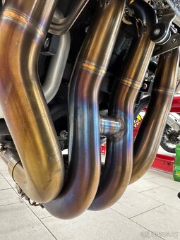 Kompletní výfukový systém Dominator na R1 Yamaha - 2