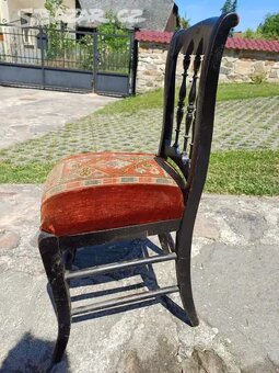 Starozitna zidle - 2