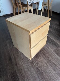 Noční stolek MALM - 2