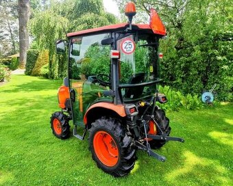 Malotraktor KUBOTA B2650 + nové rozmetadlo WESSEX - 2