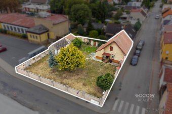 Prodej stavebního pozemku 663 m² v centru Jiren – s menším r - 2