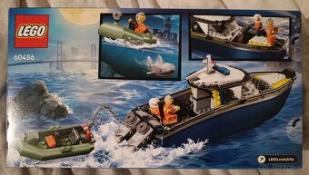 LEGO City 60456 Honička v policejní lodi - 2