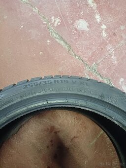225/40 R19, 255/35 R19 - 2