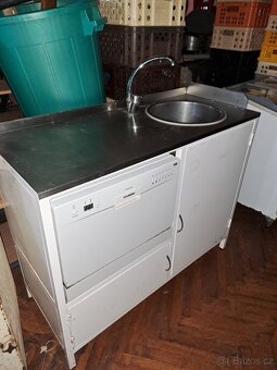 Kovový stůl s nerez deskou a myčkou Hyundai DTB 656 DW7 - 2