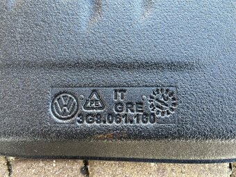 Originální vana zavazadlového prostoru ARTEON - 2