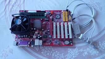 Legendární základní desku MSI KT6V s procesorem a 1GB RAM. - 2