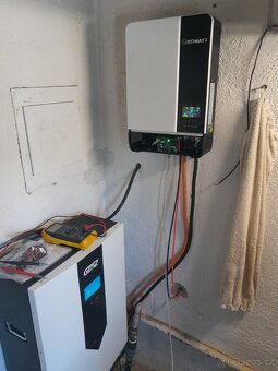 Prodám stridac Growatt SPF 5000ES - 2