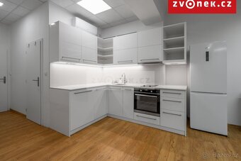 byt 2+kk v centru Zlína s parkovacím stáním - 2
