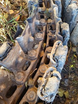 Ocelové pásy na minibagr - 2