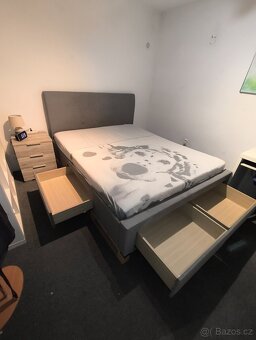 Manželská postel, komoda, noční stolek - 2