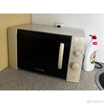 Mikrovlnka Electrolux - 2