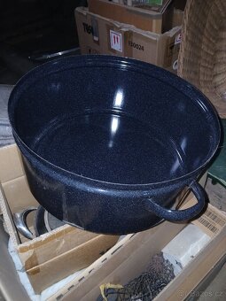 Velké smaltované hrnce - 2