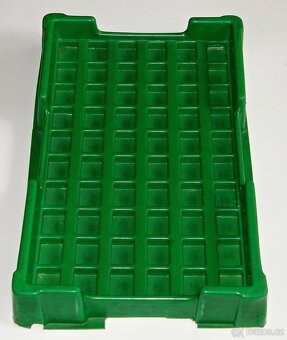 Plastová plata pro drobné součástky, materiál - 2